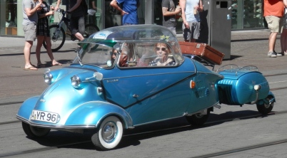Historischer Kleinstwagen mit Anhnger